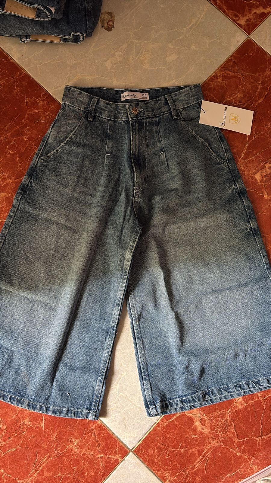Short jeans