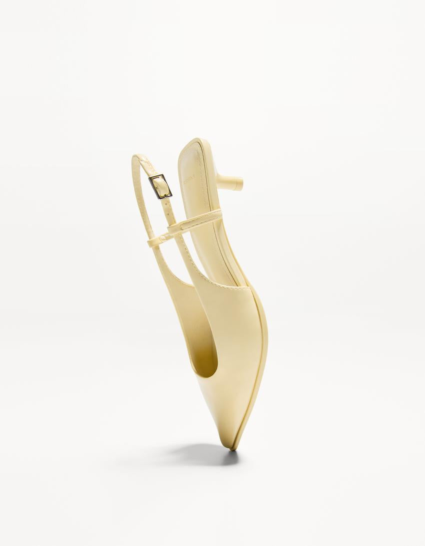 Kitten-heel shoes