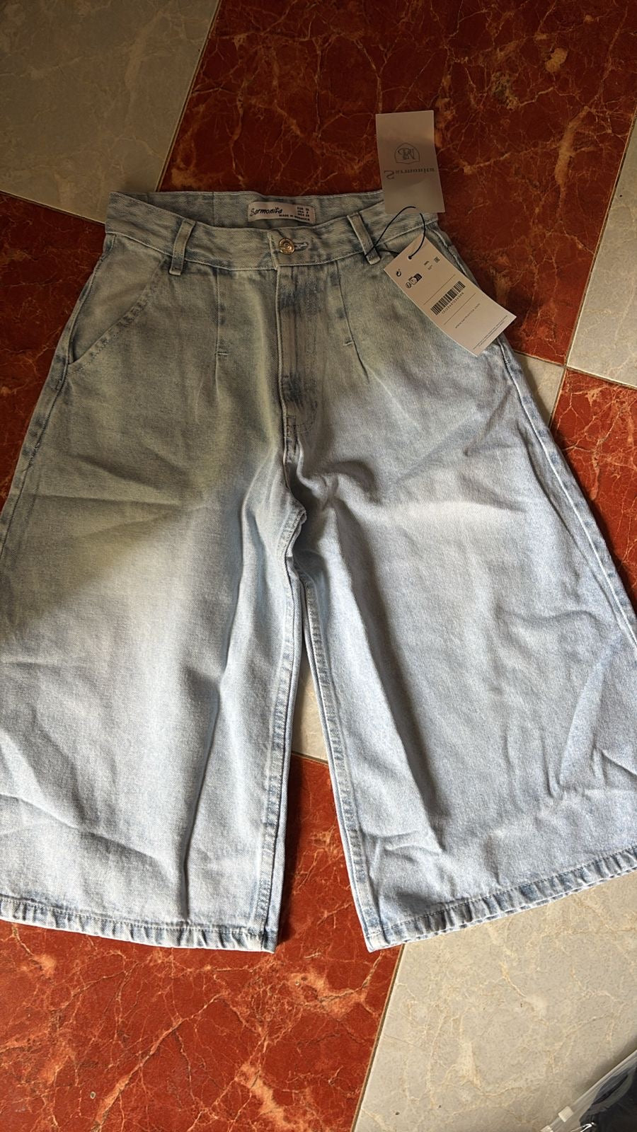 Short jeans