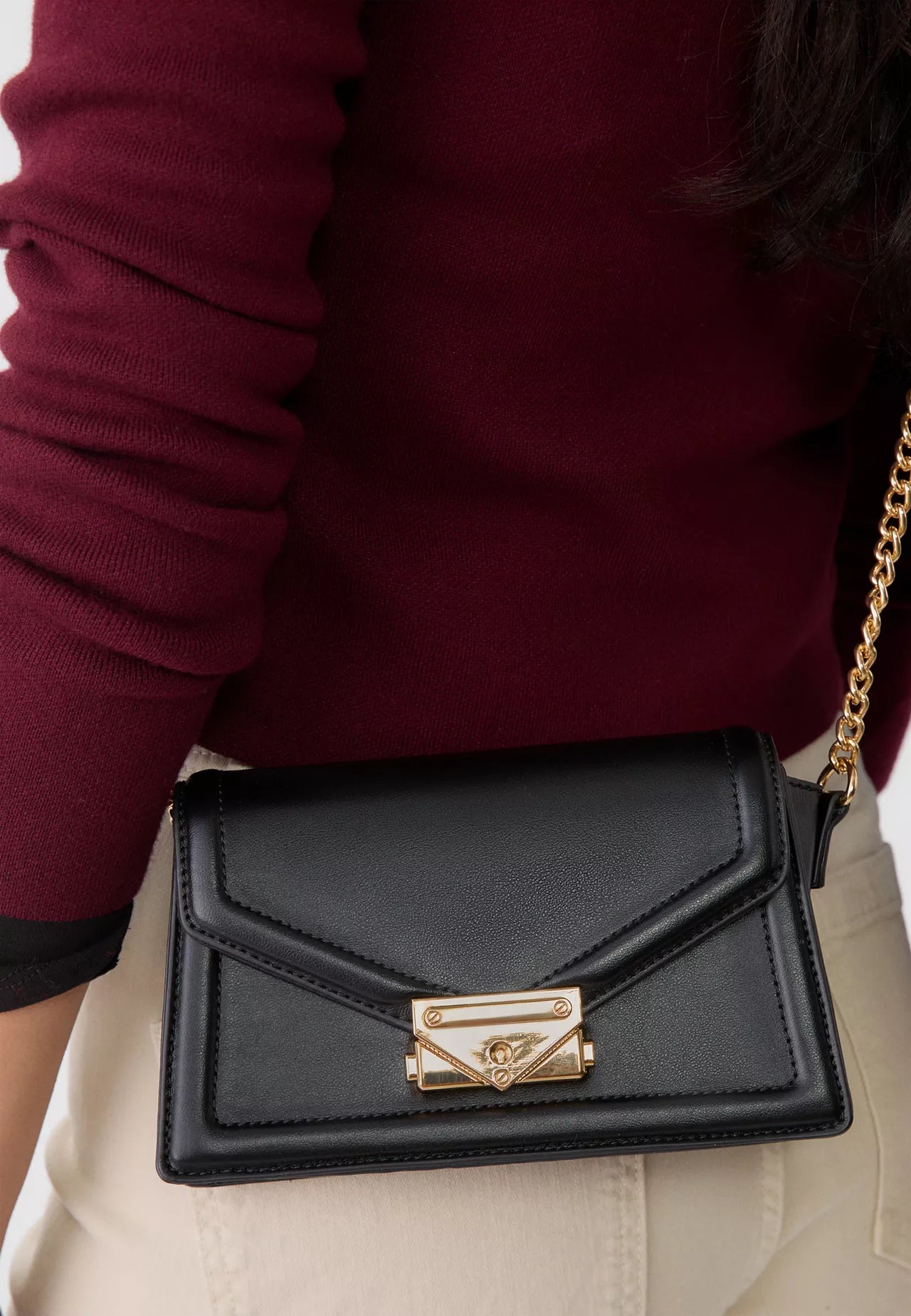 CHAIN SHOULDER BAG