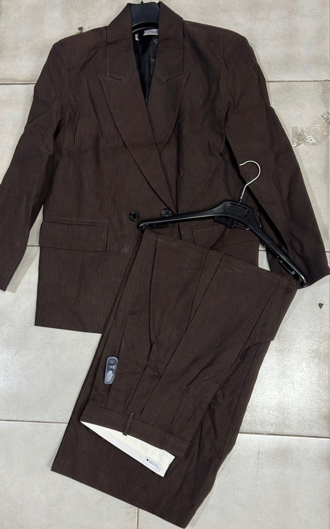 Set brown